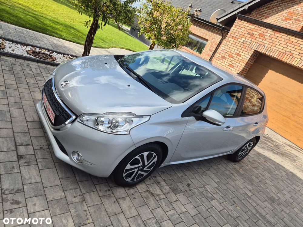 Peugeot 208 - 13