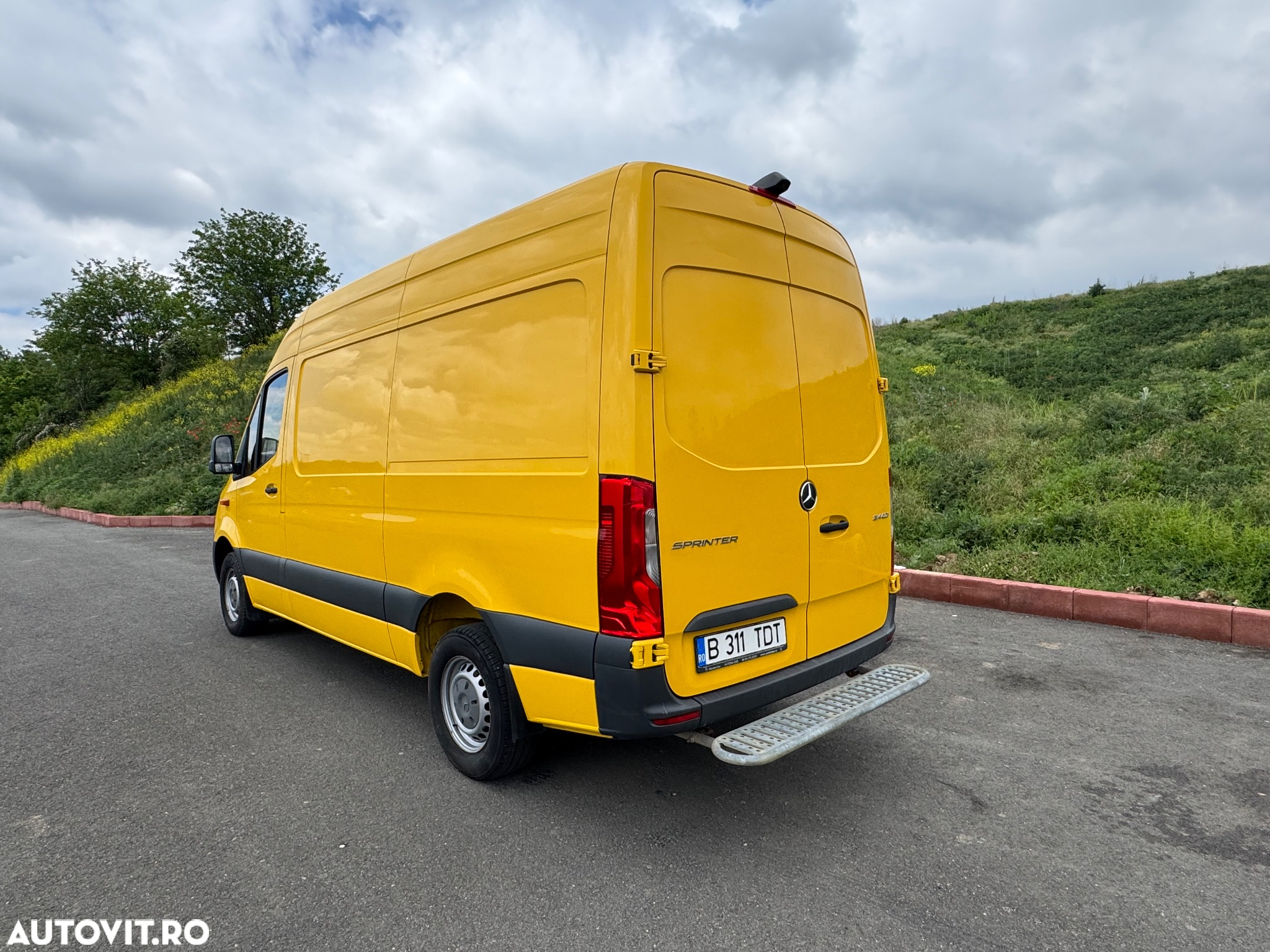 Mercedes-Benz Sprinter - 8