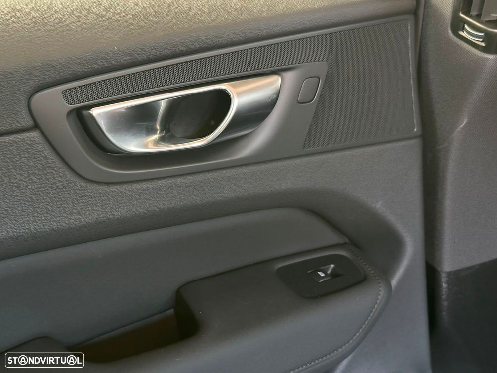 Volvo XC 60 2.0 T6 PHEV Core AWD - 10