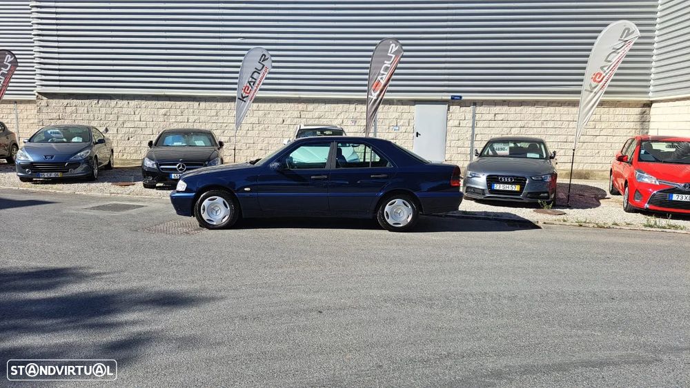 Mercedes-Benz C 180 Classic - 23