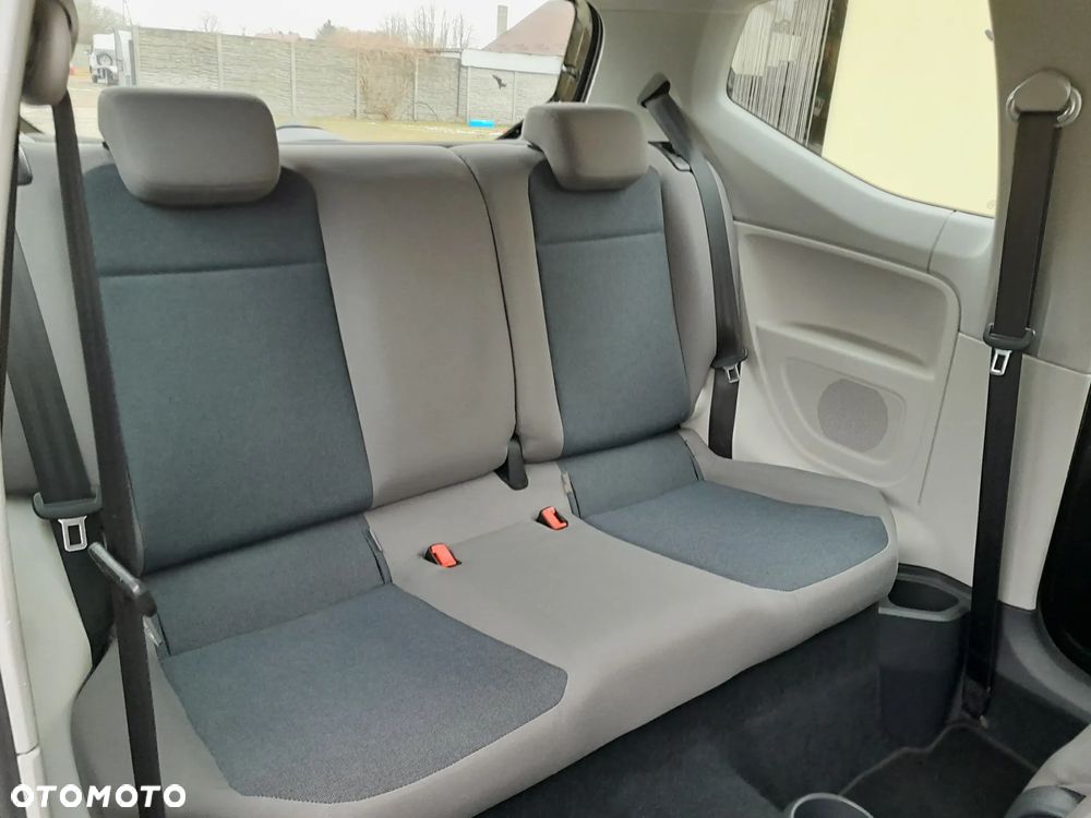 Volkswagen up! black - 19