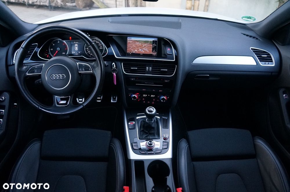 Audi A4 Avant 2.0 TDI DPF clean diesel S line Sportpaket - 25