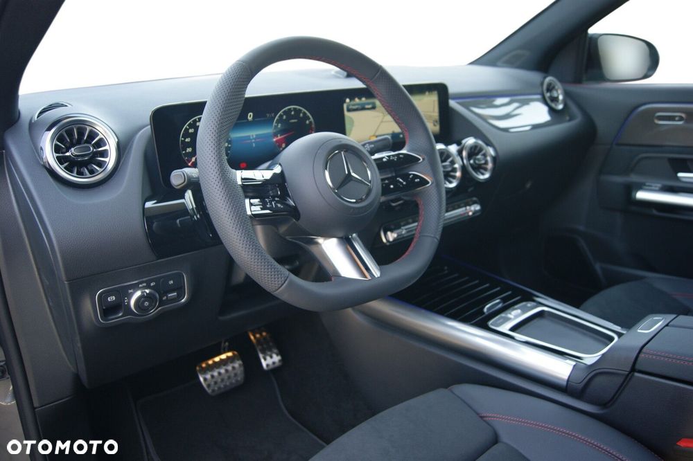 Mercedes-Benz GLA - 10