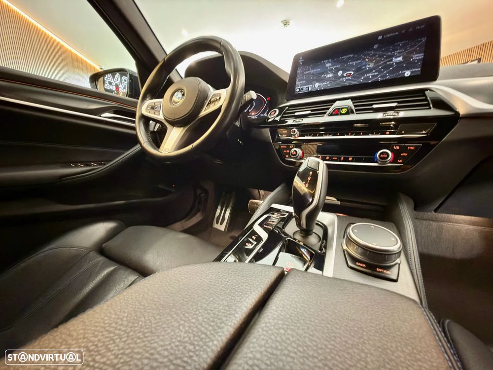 BMW 520 d Pack Desportivo M Auto - 18