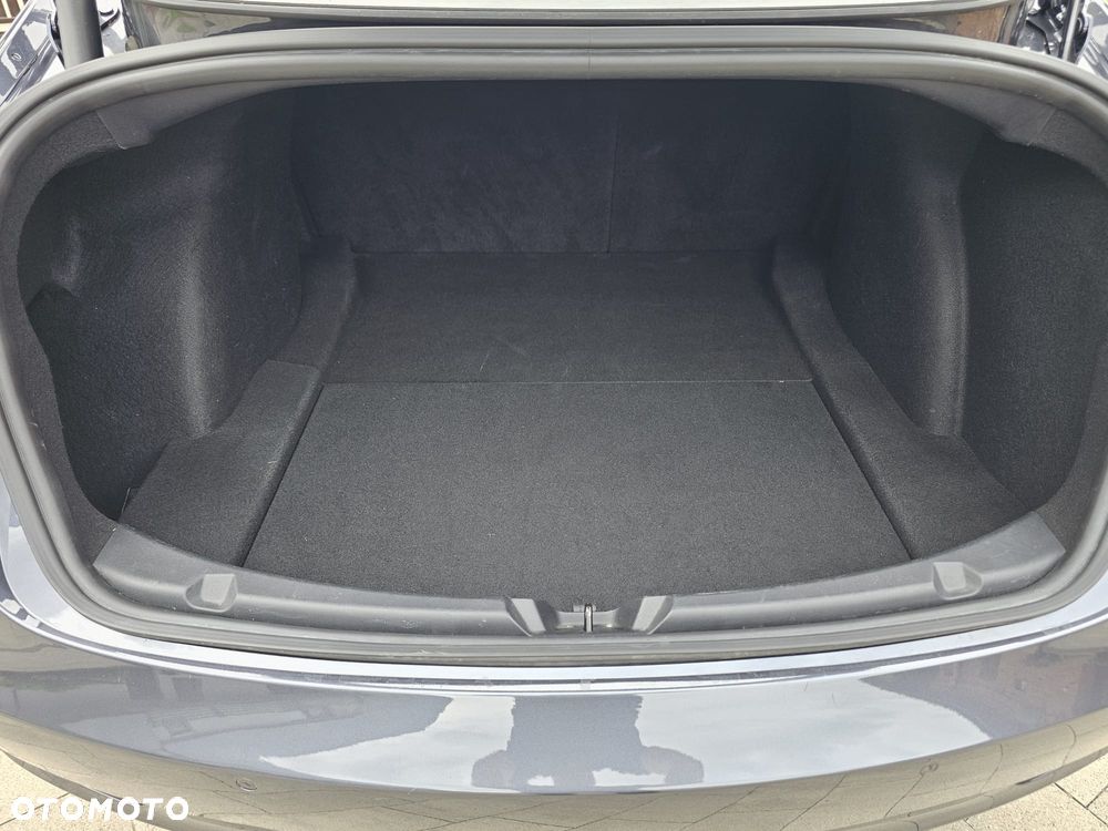 Tesla Model 3 Langstreckenbatterie Allradantrieb Dual Motor - 28