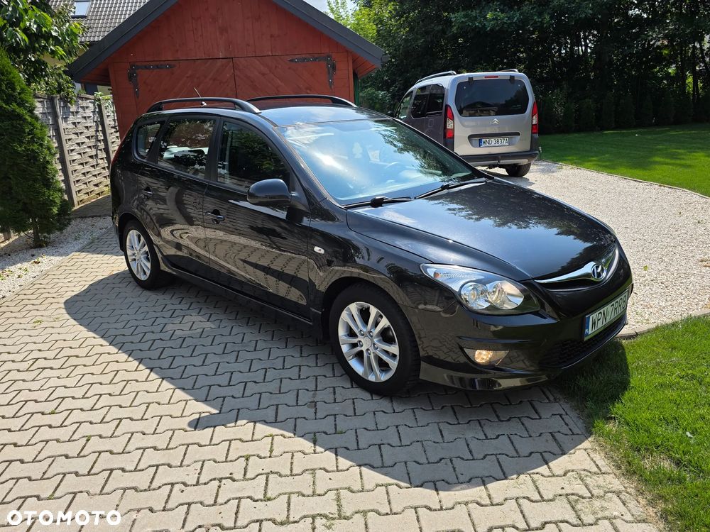Hyundai i30 i30cw 1.6 CRDi Automatik Comfort - 4