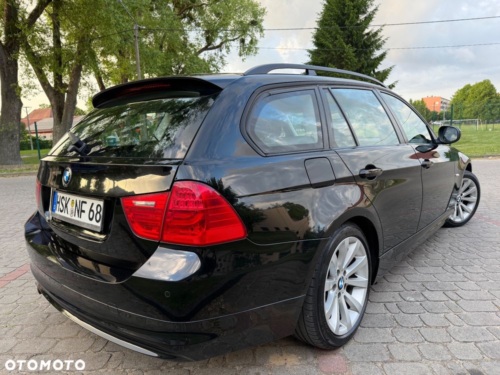 BMW Seria 3 320i - 9