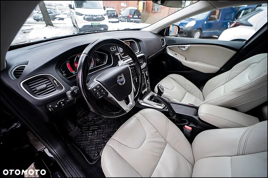 Volvo V40 D2 Summum - 14