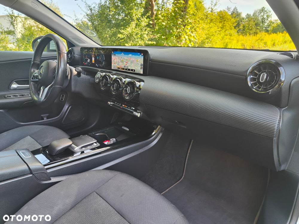Mercedes-Benz Klasa A 180 d 8G-DCT Lim Entry - 30
