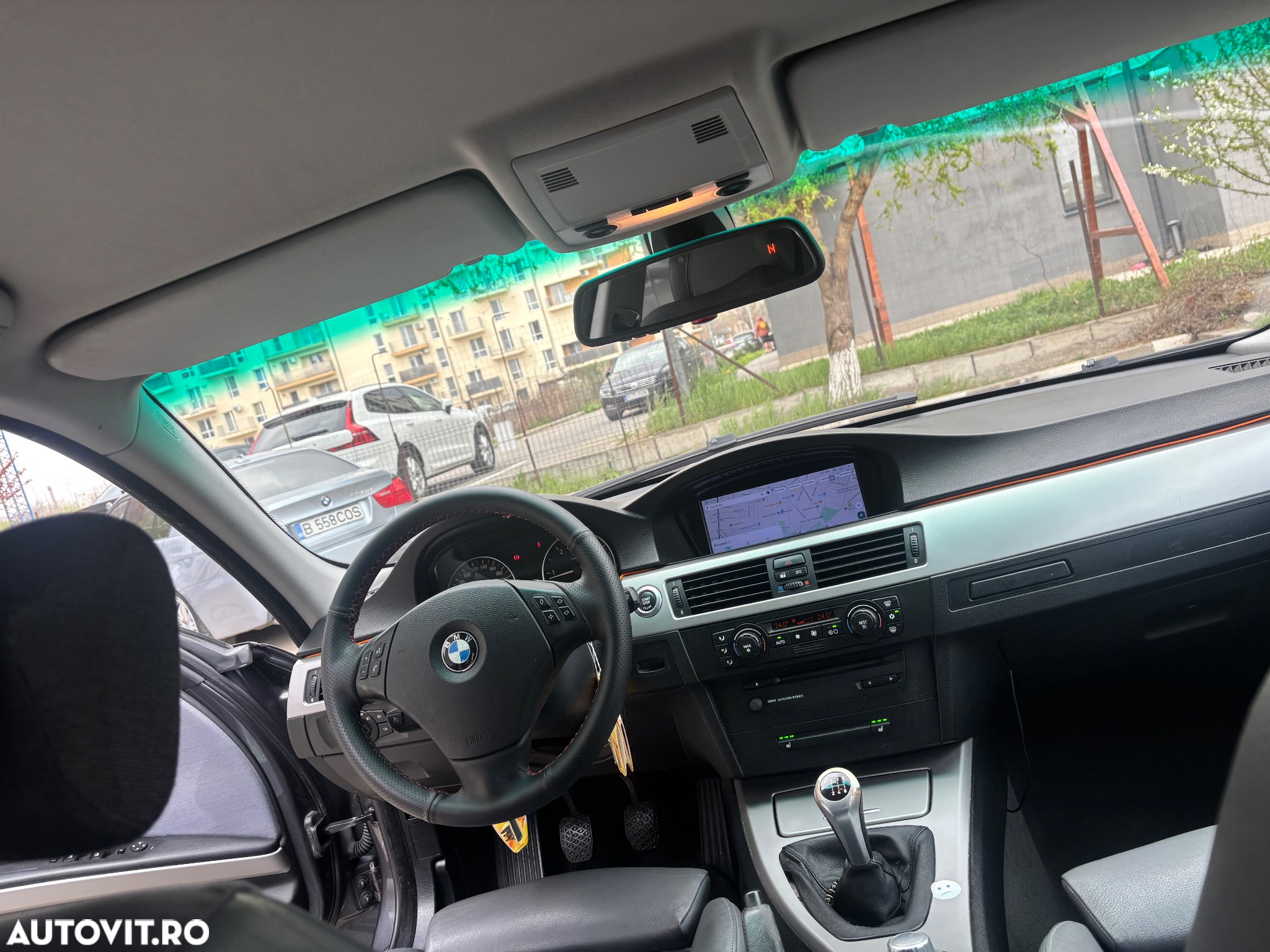 BMW Seria 3 318d Touring - 16