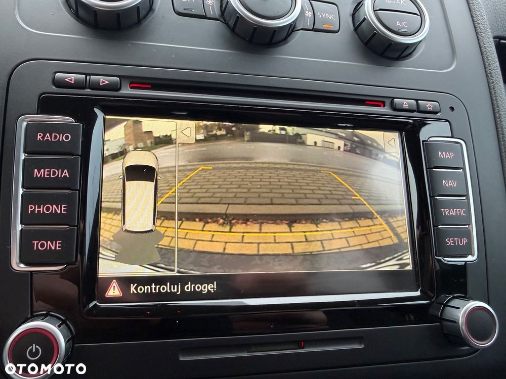 Volkswagen Touran 2.0 TDI DPF DSG Highline - 28