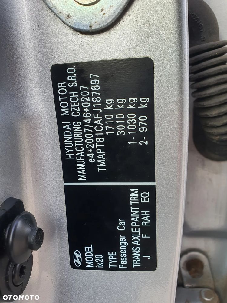 Hyundai ix20 1.4 blue Comfort - 14