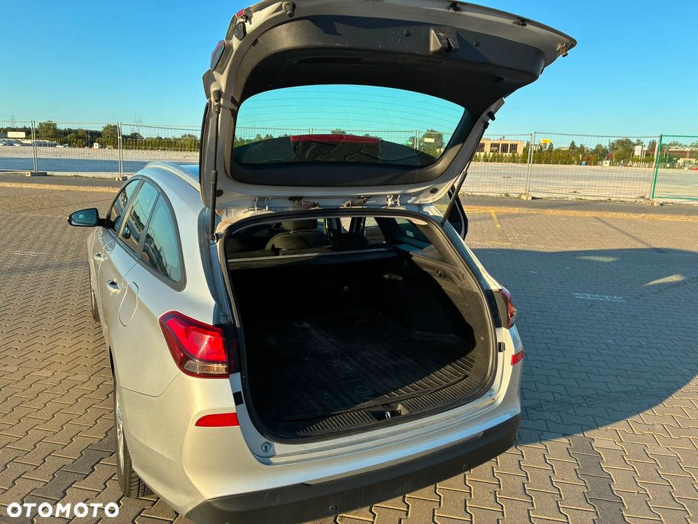 Hyundai i30 1.6 CRDi Comfort - 11