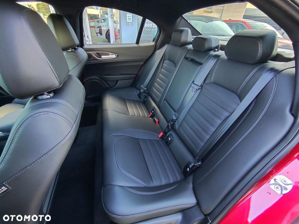 Alfa Romeo Giulia 2.9 Bi Turbo V6 Quadrifoglio - 30