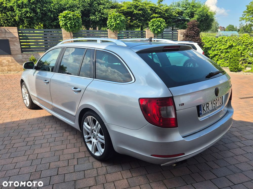 Skoda Superb 2.0 TDI DSG Exclusive - 6