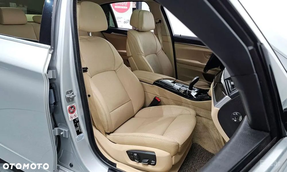 BMW Seria 5 520d xDrive Luxury Line - 11
