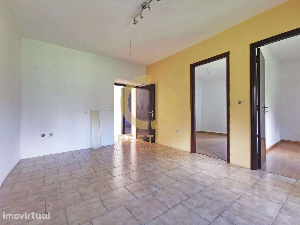 Moradia T-3, inserida numa quinta com 58.000m2de terreno- V. da Feira. - Grande imagem: 3/37