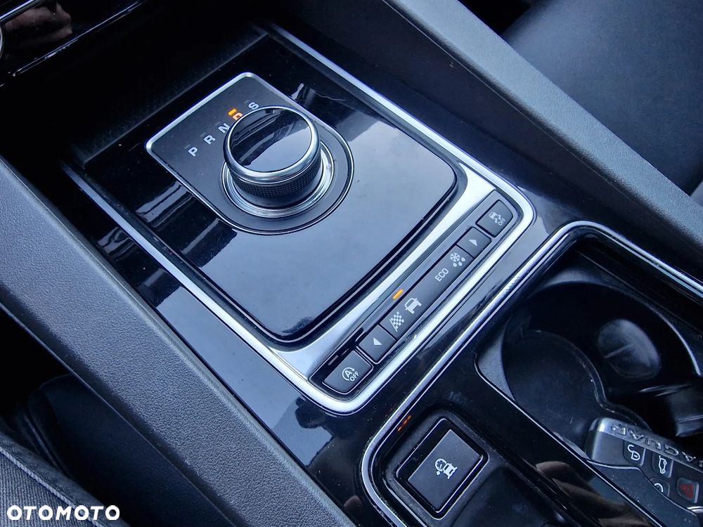 Jaguar F-Pace 2.0 i4P AWD Prestige - 30