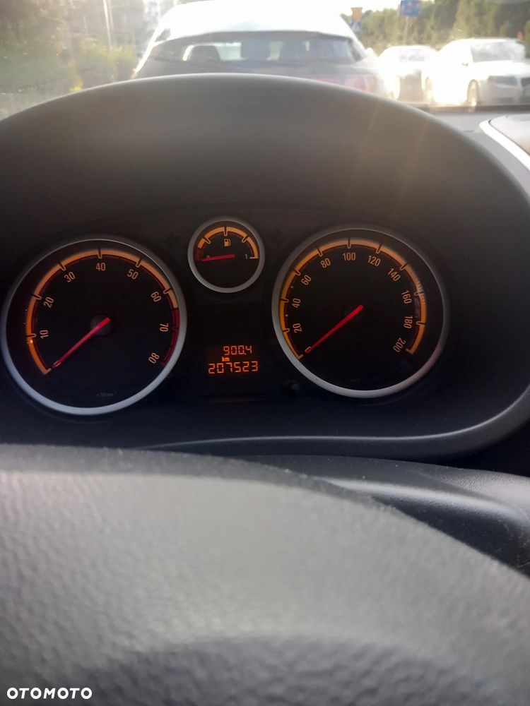 Opel Corsa 1.4 16V Innovation - 3