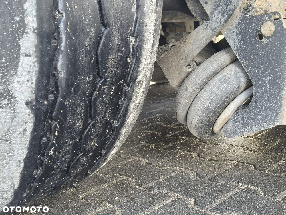 Benalu WYWROTKA 56m3 ALUMINIOWA / OSIE MERCEDES/OŚ PODNOSZONA / DRZWI / SZYBER ZBOŻOWY - 11