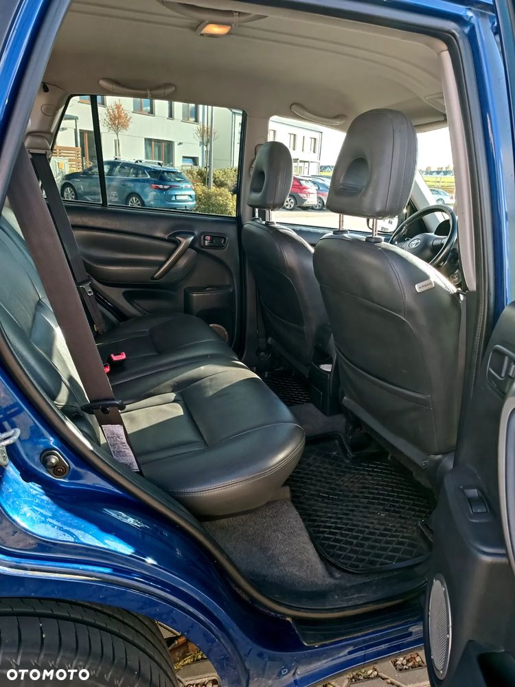 Toyota RAV4 2.0 D-4D 4x4 - 16