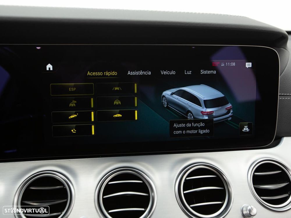 Mercedes-Benz E 300 de 4Matic 9G-TRONIC AMG Line - 33