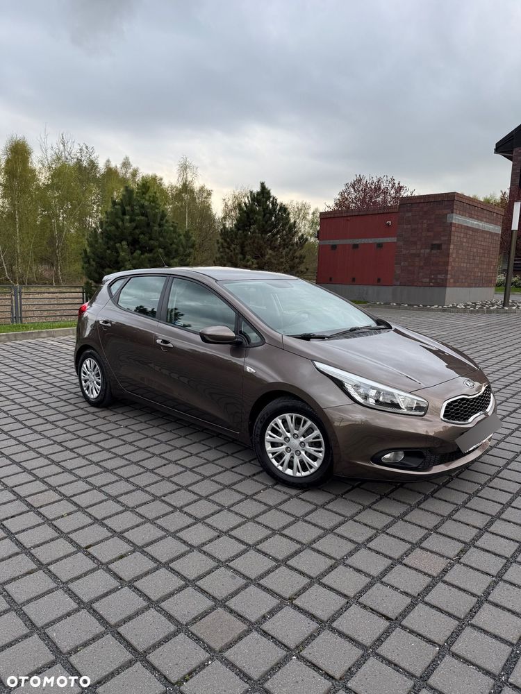 Kia Ceed - 4