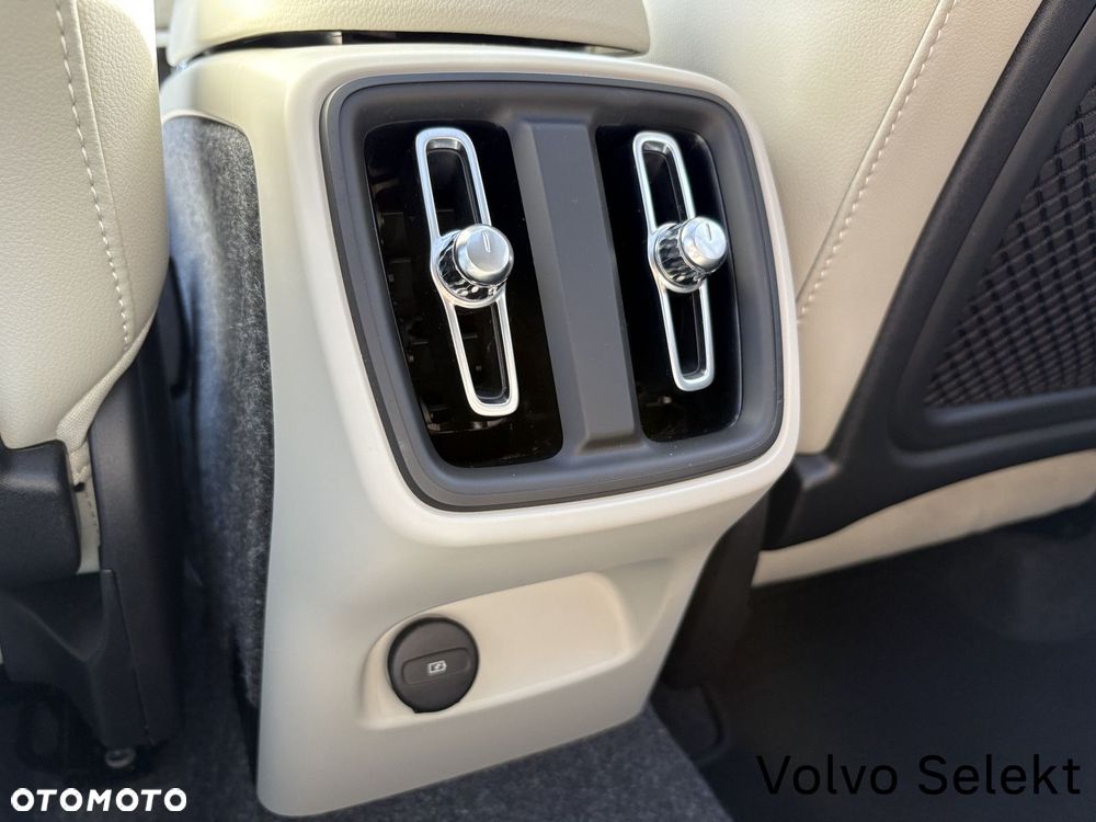 Volvo XC 40 - 25