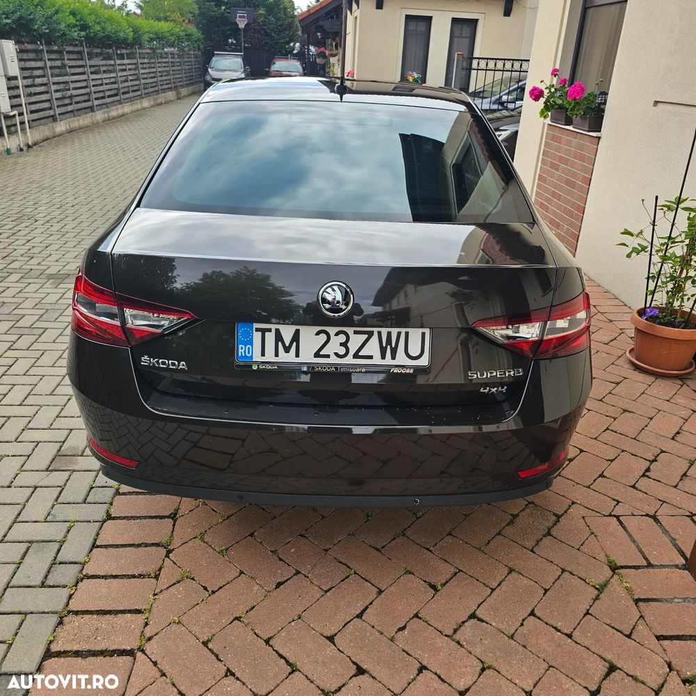 Skoda Superb 2.0 TDI DSG 4X4 Laurin & Klement - 4