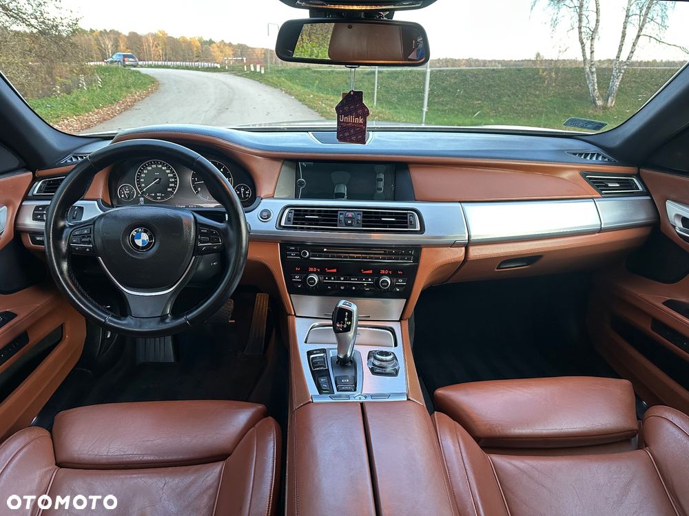 BMW Seria 7 740d xDrive - 17