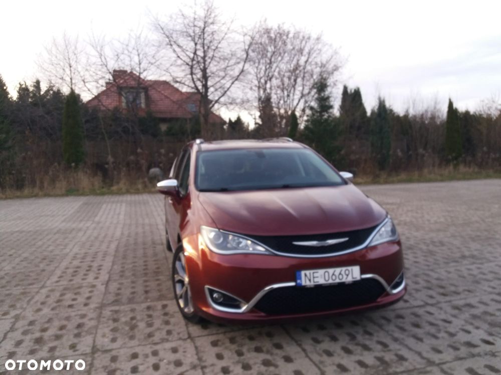 Chrysler Pacifica - 14