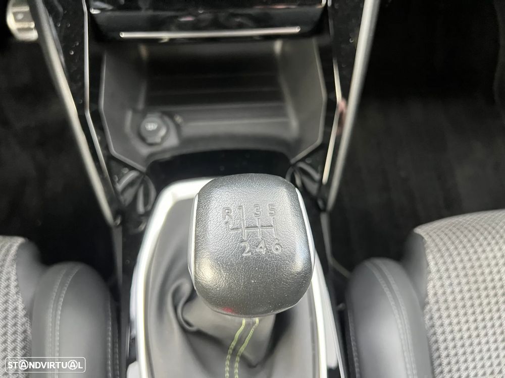 Peugeot 2008 1.2 PureTech GT Line - 16