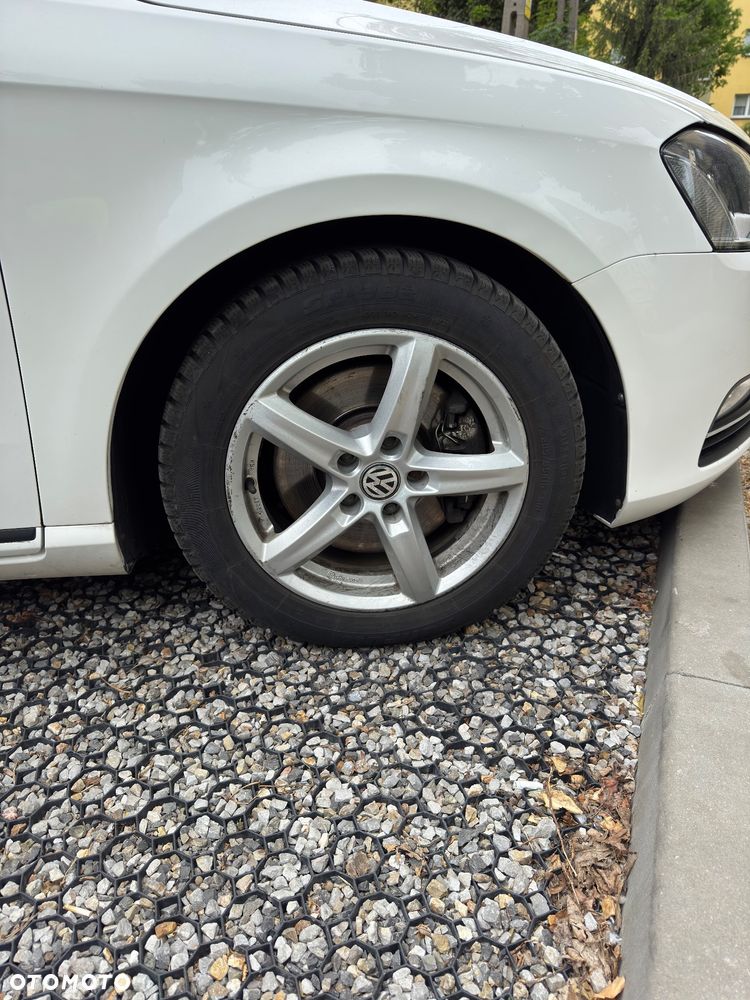 Volkswagen Passat 1.6 TDI DPF BlueMot Comfortline - 20