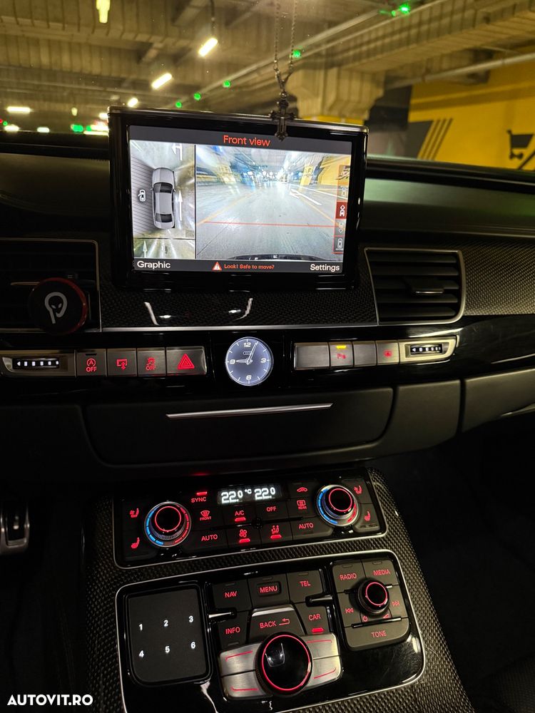 Audi S8 Plus - 12