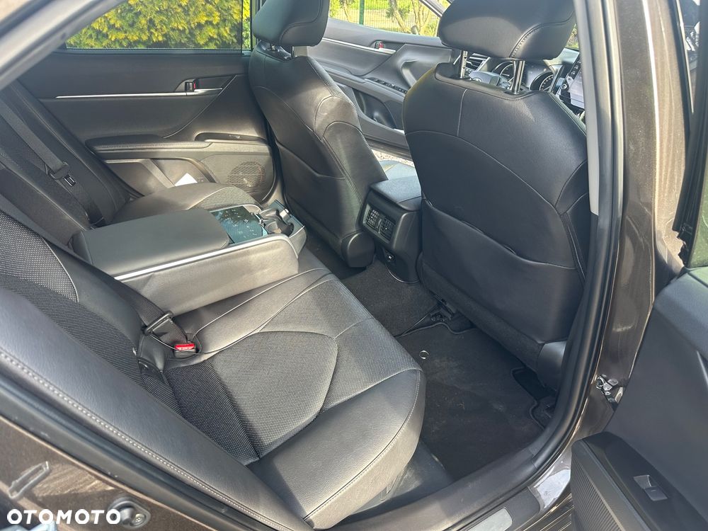 Toyota Camry 2.5 Hybrid Executive CVT - 21