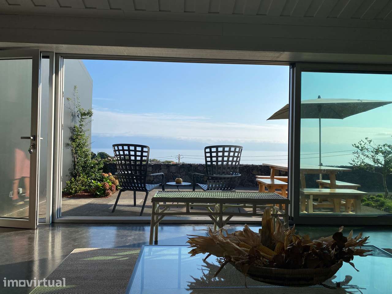 Moradia T3 contemporânea com jardim na Prainha, Ilha do Pico - Grande imagem: 4/35