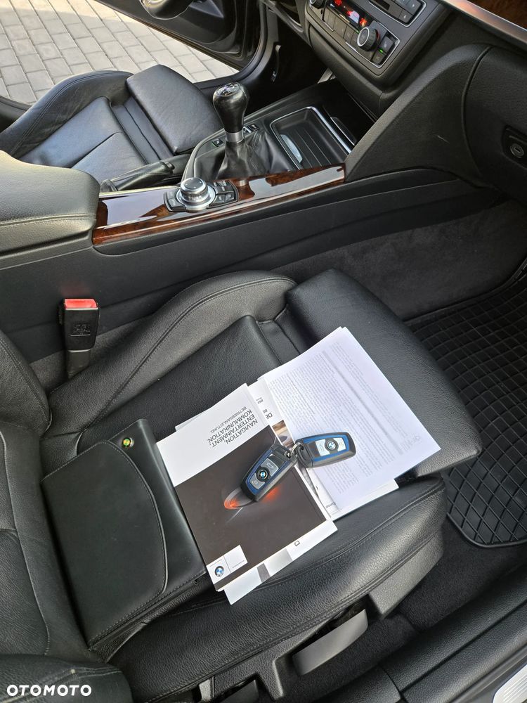 BMW Seria 3 320d DPF Blue Performance Edition Sport - 16