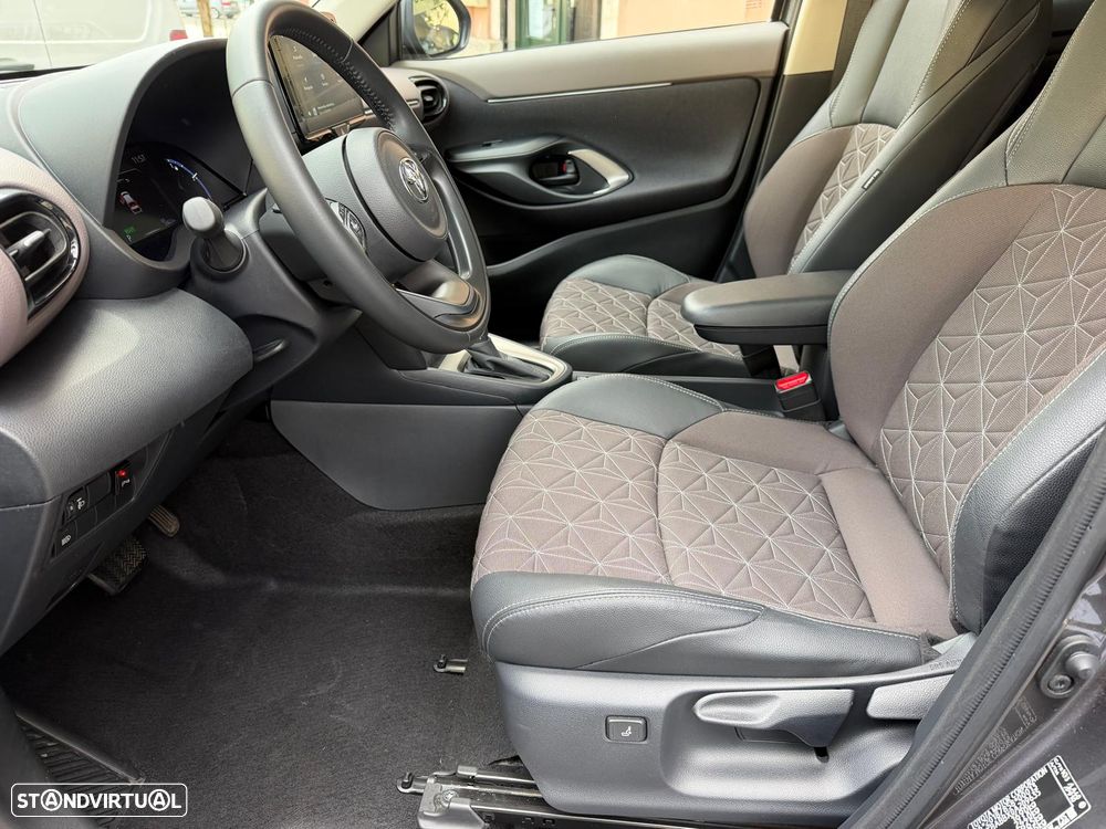 Toyota Yaris Cross 1.5 HDF Luxury - 13