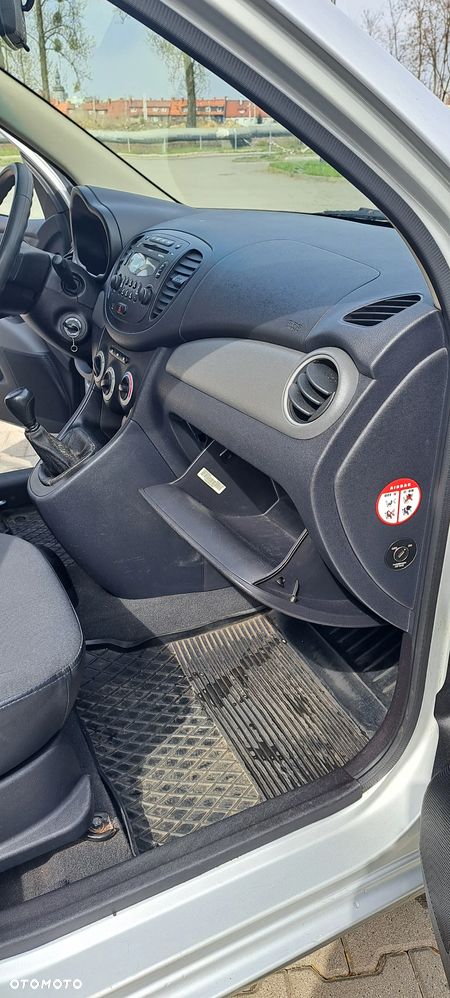 Hyundai i10 1.1 Base - 13