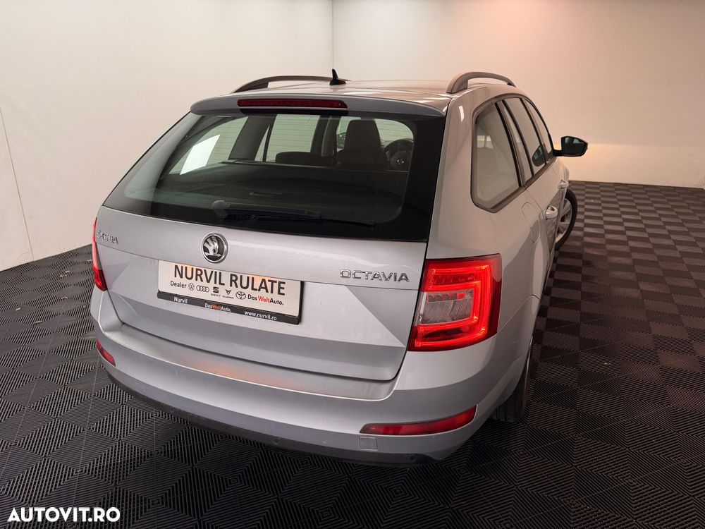 Skoda Octavia 2.0 TDI DSG Ambition - 6
