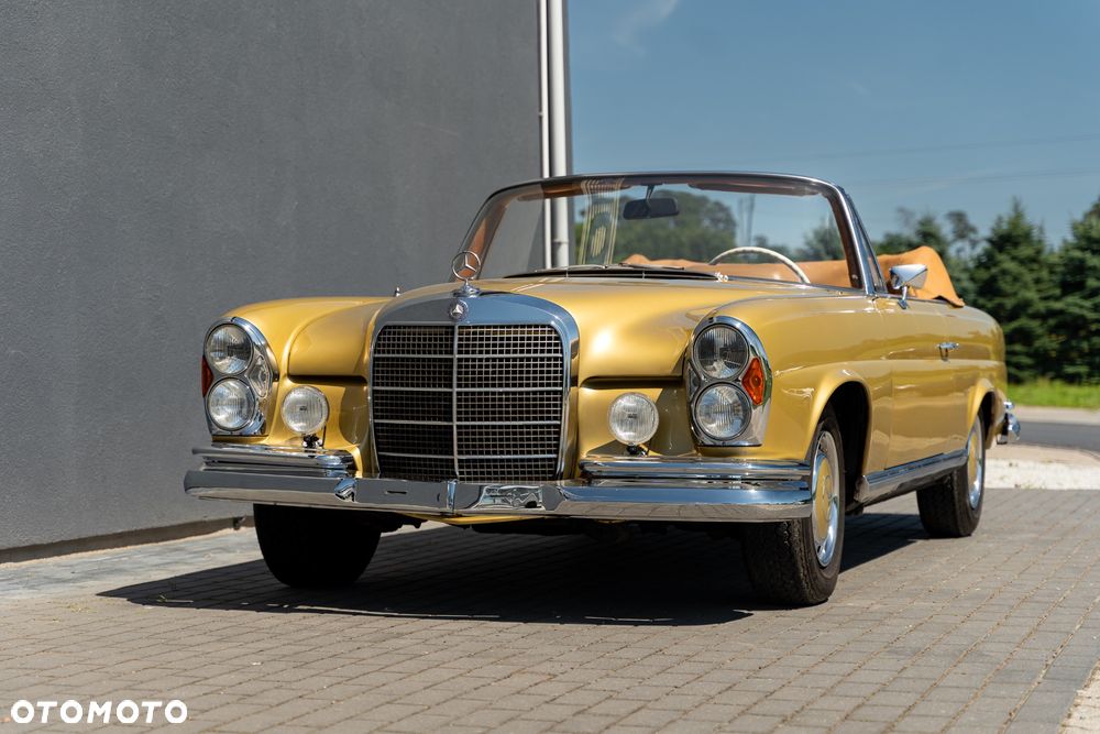 Mercedes-Benz 280 - 8