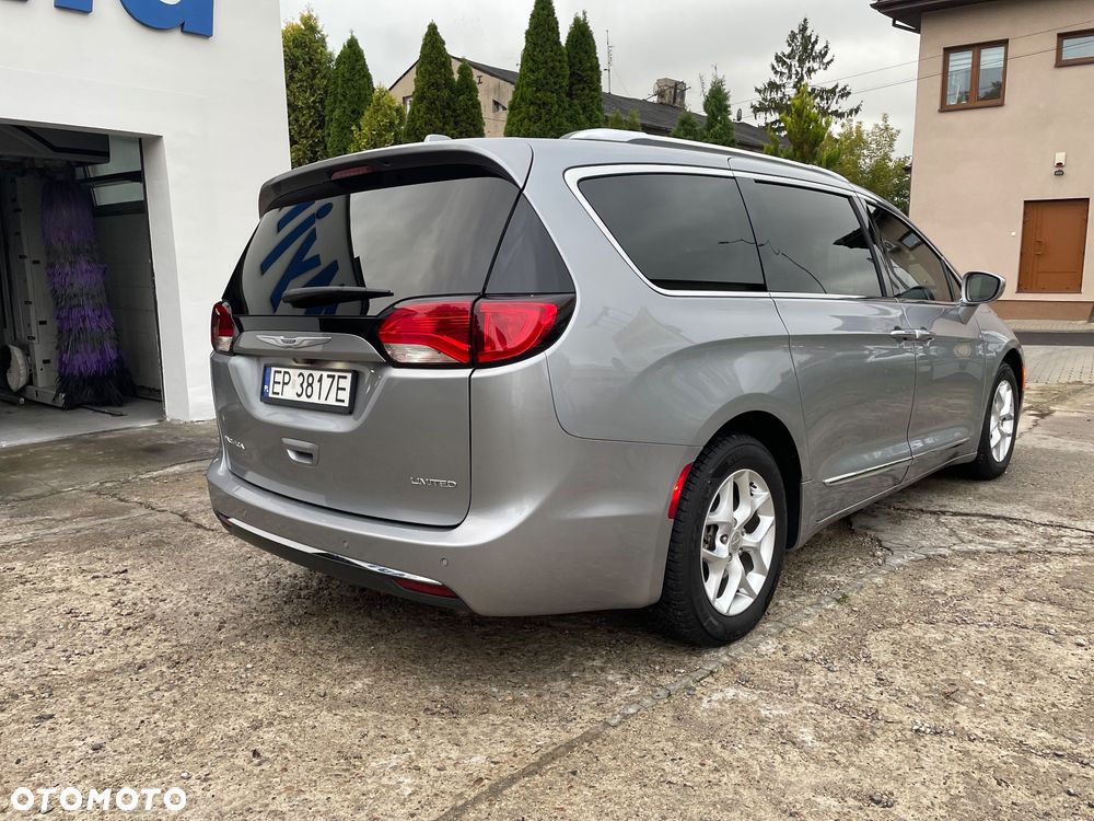 Chrysler Pacifica 2020 photo 3