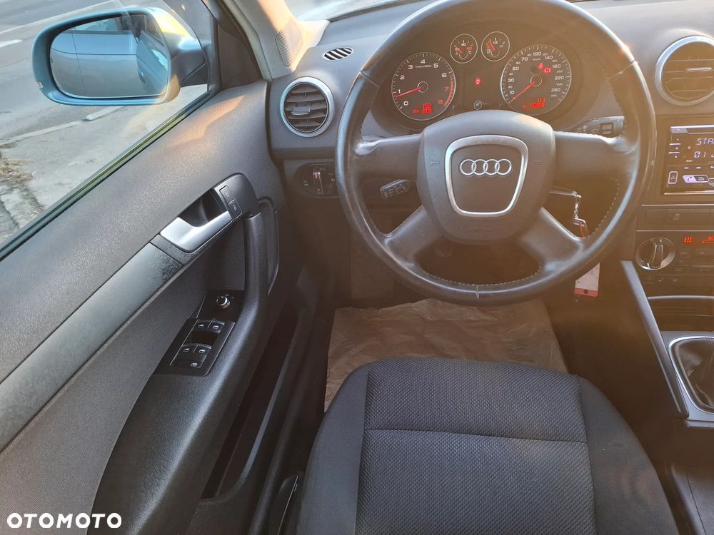 Audi A3 Sportback 1.6 Ambition - 34