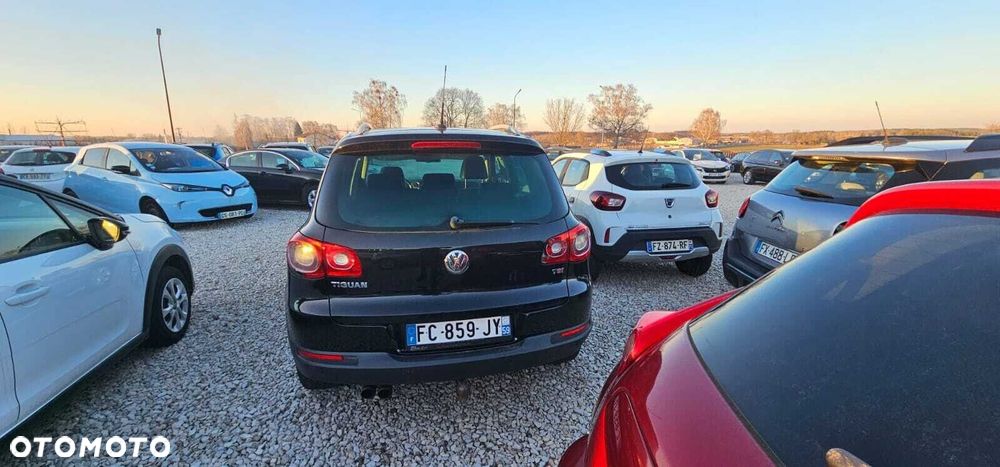 Volkswagen Tiguan - 5