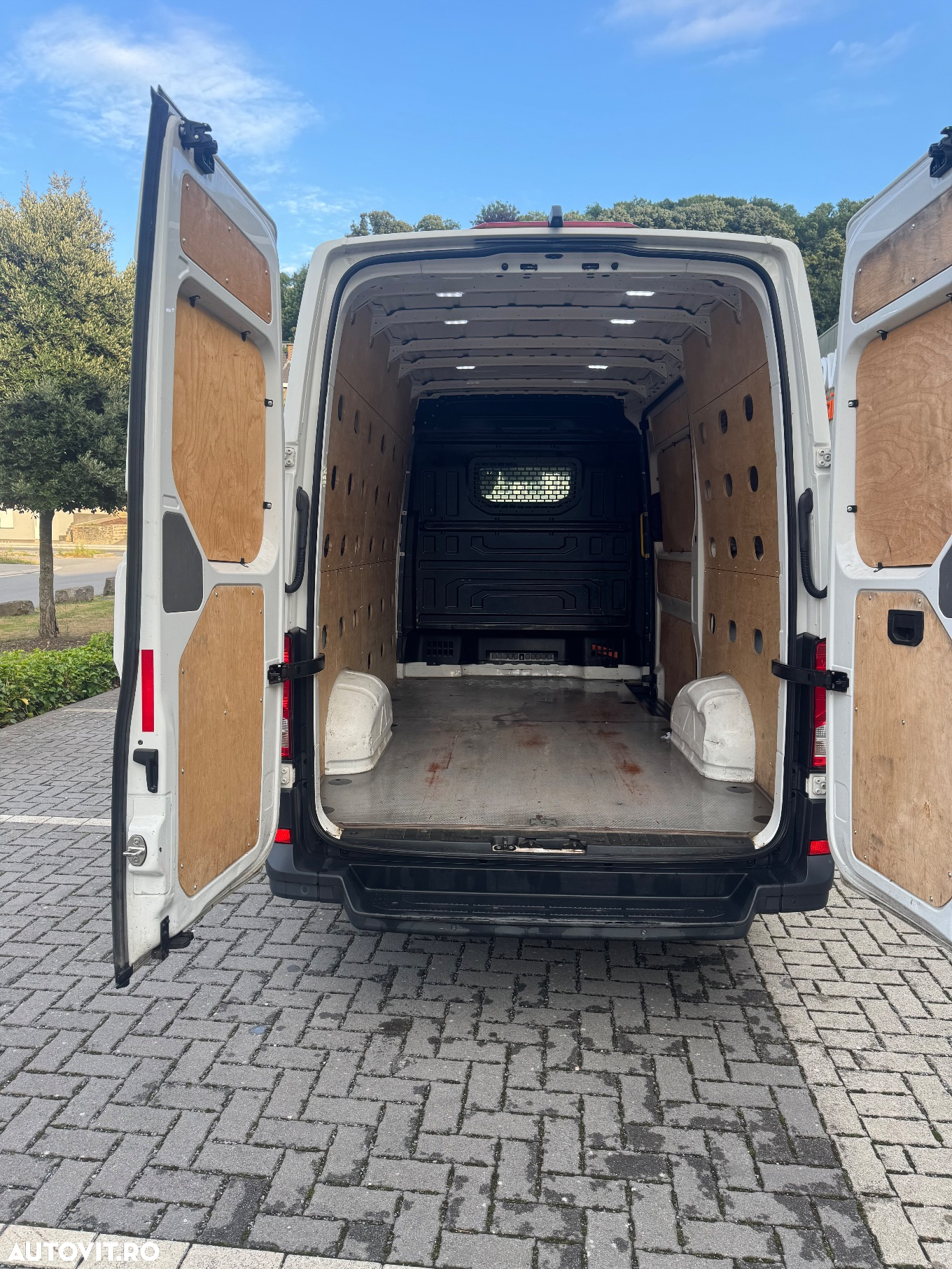 Volkswagen Crafter - 13