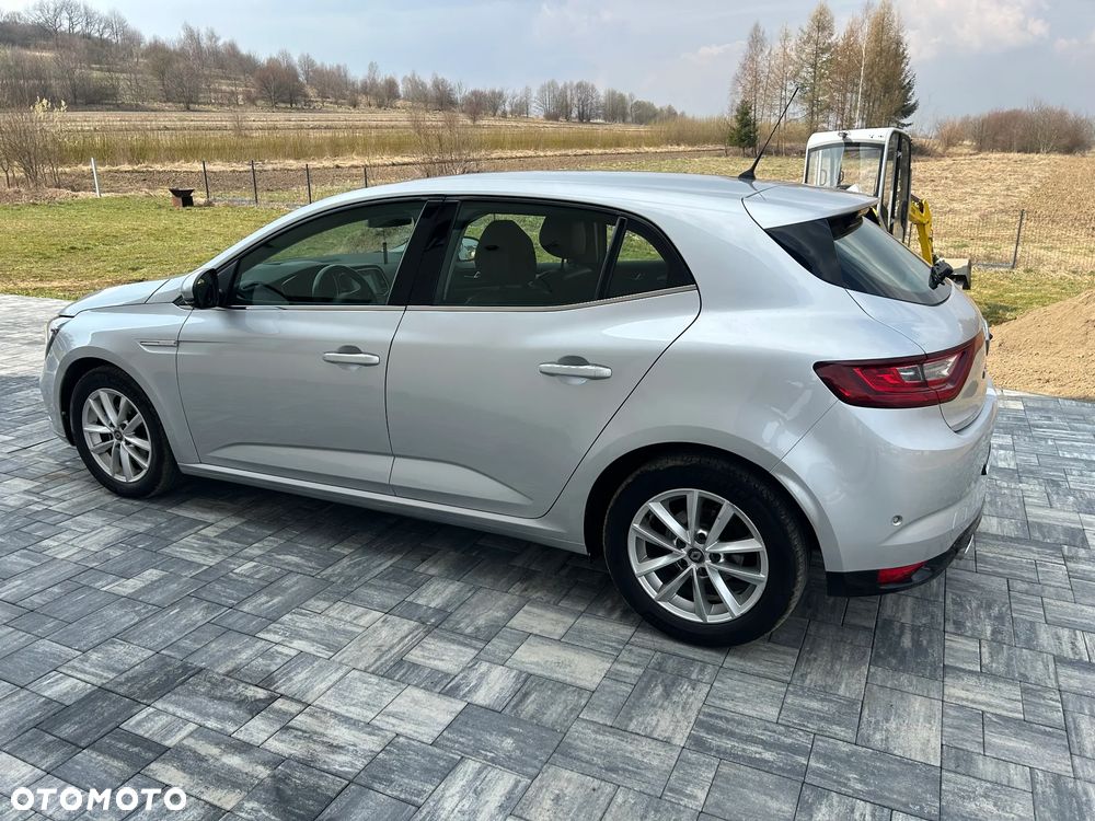 Renault Megane 1.5 Blue dCi Intens - 9