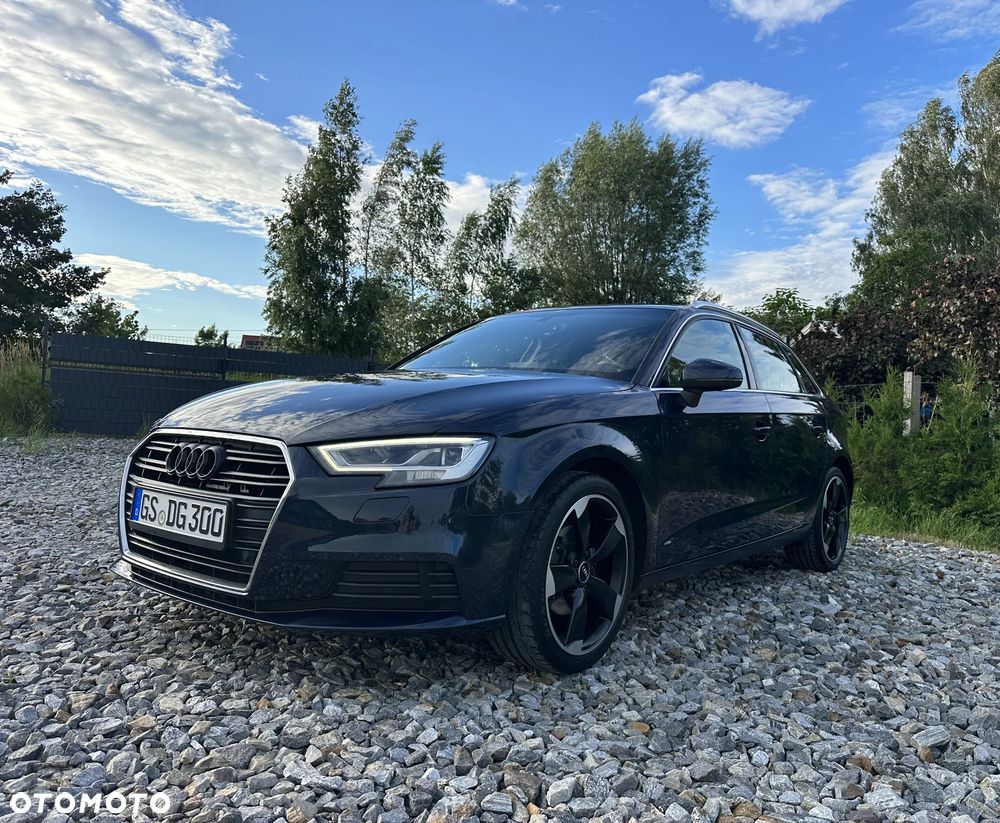 Audi A3 Sportback 2.0 TDI design - 13