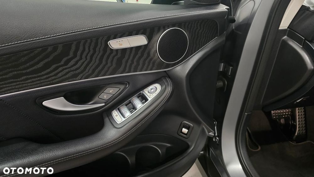 Mercedes-Benz GLC 300 d 4Matic 9G-TRONIC AMG Line Plus - 16