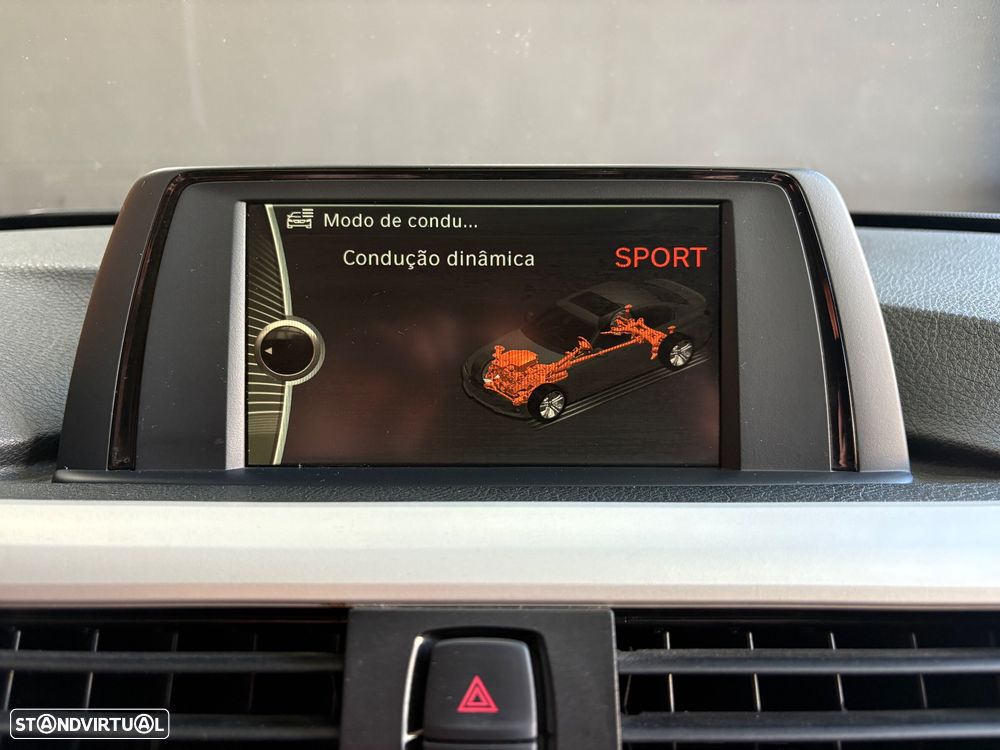 BMW 318 d Aut. Sport Line - 53