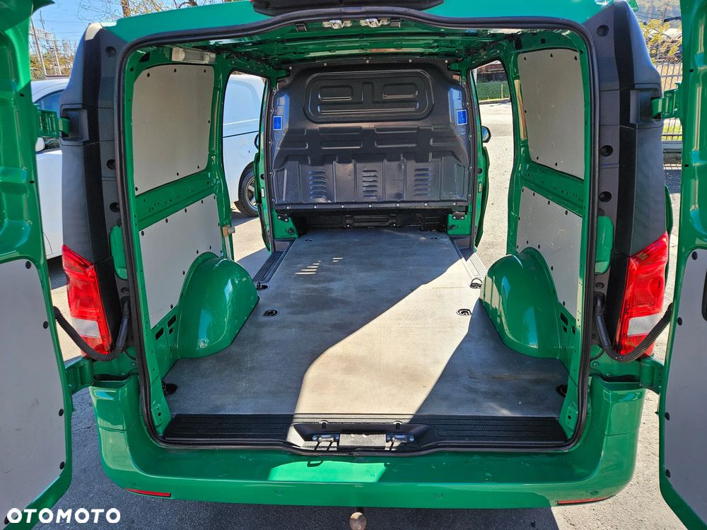 Mercedes-Benz Vito 4x4 automat 190ps long navi klima hak rej.04/ 2020 - 15